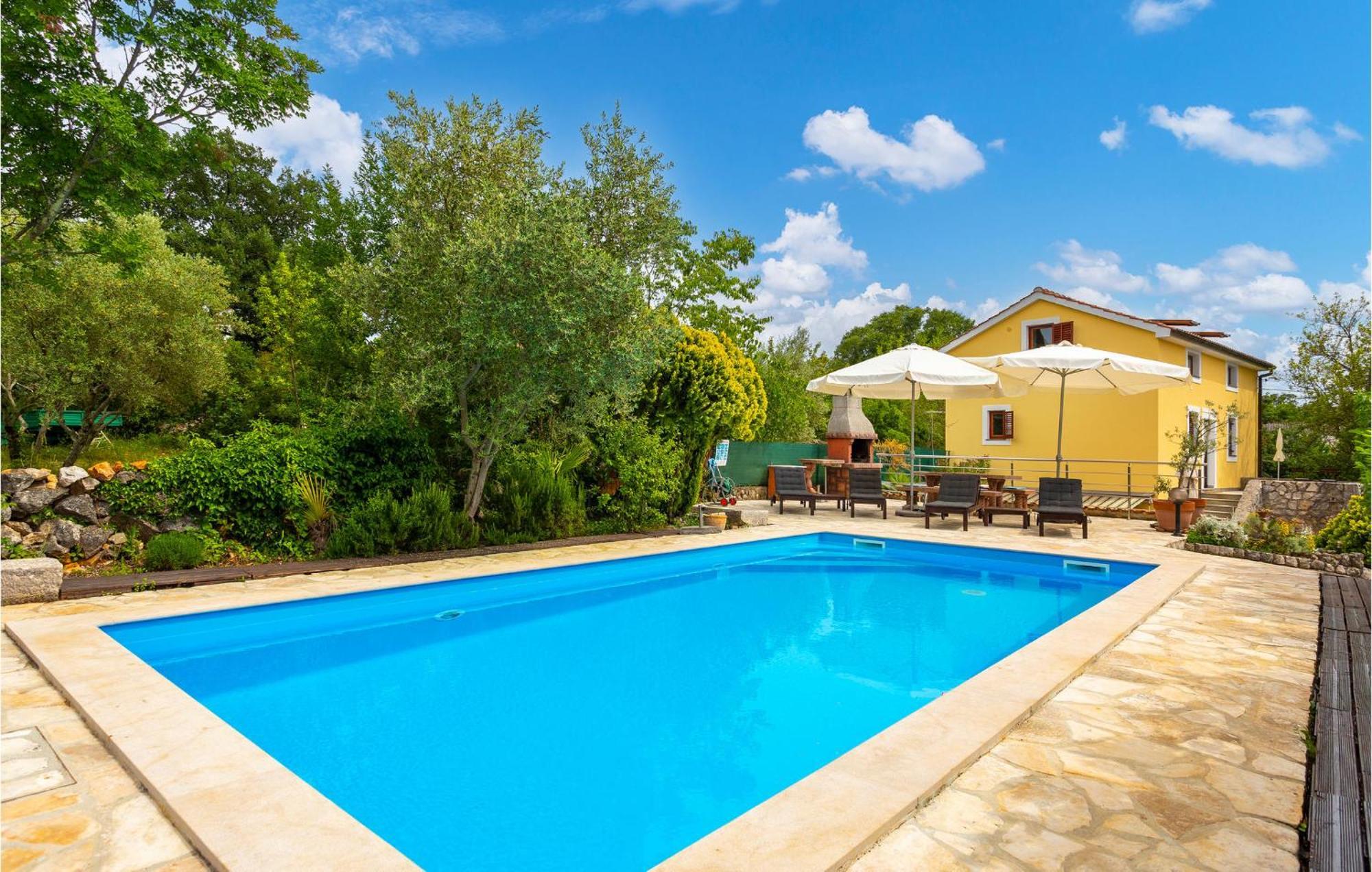 Holiday home Amazing In With Kitchen *